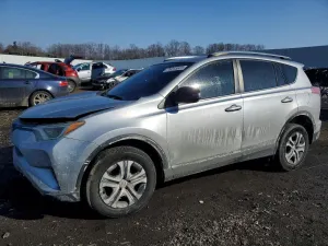 Toyota Rav4 LE 2.5L 4 2018