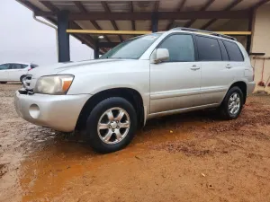 Toyota Highlander BASE 3.3L 6 2004