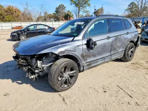 Volkswagen Tiguan SE R-LINE BLACK 2.0L 4 2024
