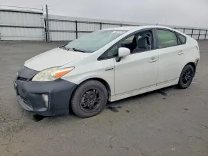Toyota Prius 1.8L 4 2015