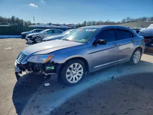 Chrysler 200 LX 3.6L 6 2013