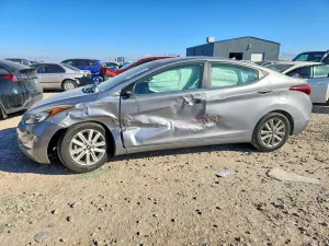 Hyundai Elantra SE 1.8L 4 2015