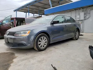Volkswagen Jetta BASE 2.0L 4 2012