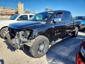 Nissan Titan S 5.6L 8 2011