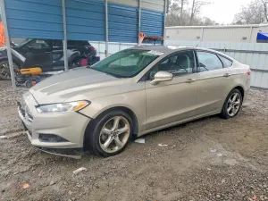 Ford Fusion SE 2.0L 4 2015
