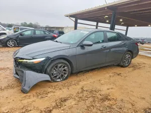 Hyundai Elantra SEL 2.0L 4 2024