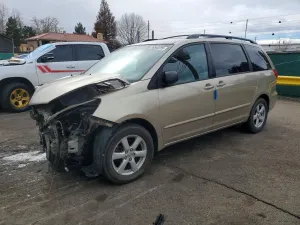 Toyota Sienna CE 3.3L 6 2006