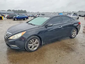 Hyundai Sonata SE 2.4L 4 2013