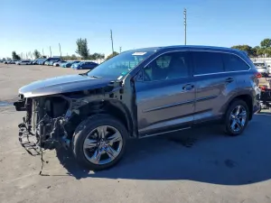 Toyota Highlander LIMITED 3.5L 6 2017