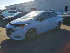 Nissan Versa SR 1.6L 4 2023
