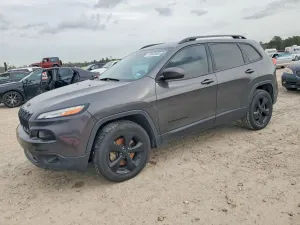 Jeep Cherokee LATITUDE 2.4L 4 2016