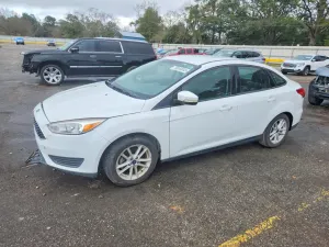 Ford Focus SE 2.0L 4 2017