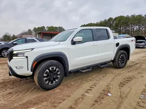 Nissan Frontier S 3.8L 6 2023