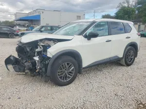 Nissan Rogue S 2.5L 4 2021