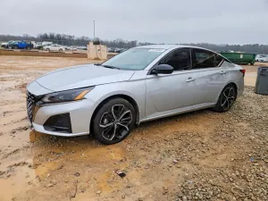 Nissan Altima SR 2.5L 4 2023