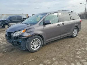 Toyota Sienna XLE 3.5L 6 2015