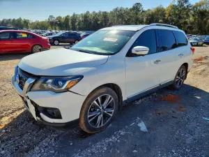 Nissan Pathfinder S 3.5L 6 2019