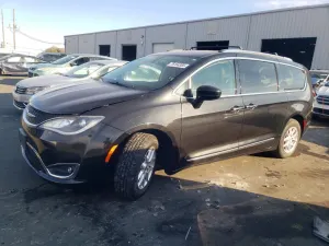 Chrysler Pacifica TOURING L 3.6L 6 2020