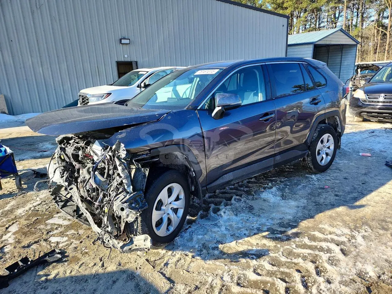 Toyota Rav4 LE 2.5L 4 2024