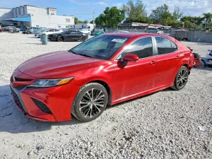 Toyota Camry SE 2.5L 4 2020