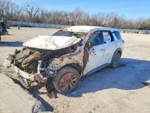 Nissan Pathfinder S 3.5L 6 2024