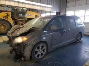 Toyota Sienna SPORT 3.5L 6 2014