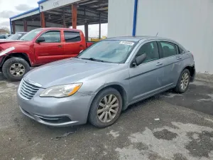 Chrysler 200 TOURING 2.4L 4 2013