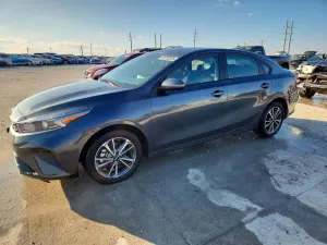 Kia Cerato / Forte / K3 LX 2.0L 4 2023