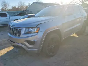 Jeep Grand Cherokee LAREDO 3.6L 6 2015