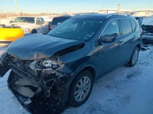 Nissan Rogue S 2.5L 4 2020