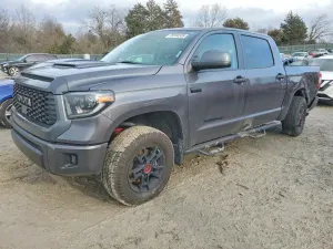 Toyota Tundra CREWMAX SR5 5.7L 8 2020