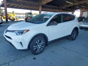 Toyota Rav4 LE 2.5L 4 2018