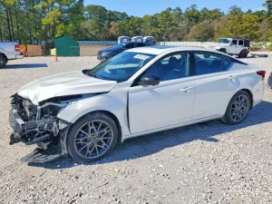 Nissan Altima SR 2.0L 4 2024