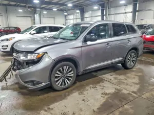 Mitsubishi Outlander SE 2.4L 4 2020