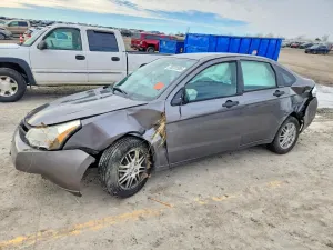 Ford Focus SE 2.0L 4 2011