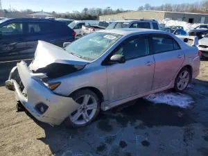 Toyota Corolla BASE 1.8L 4 2013