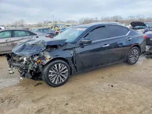Nissan Altima SV 2.5L 4 2023