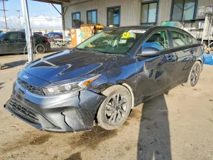 Kia Cerato / Forte / K3 LX 2 L 4 2023