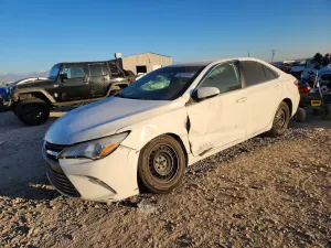 Toyota Camry LE 2.5L 4 2017