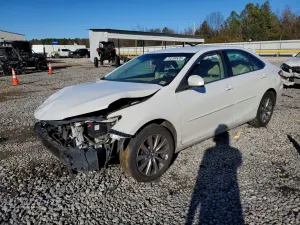 Toyota Camry LE 2.5L 4 2017
