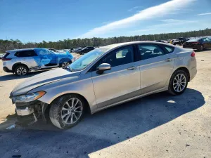 Ford Fusion SE 2.5L 4 2017