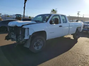 Chevrolet Silverado 1500 C2500 HEAVY DUTY 6.6L 8 2013