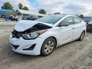 Hyundai Elantra SE 1.8L 4 2016