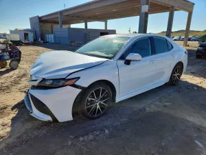 Toyota Camry SE 2.5L 4 2022