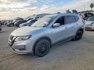 Nissan Rogue S 2.5L 4 2017