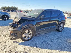 Volvo XC40 T5 MOMENTUM 2.0L 4 2022