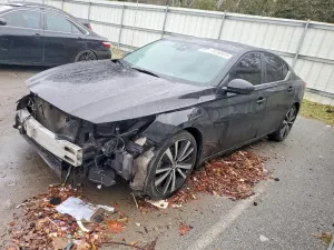 Nissan Altima SR 2.5L 4 2020