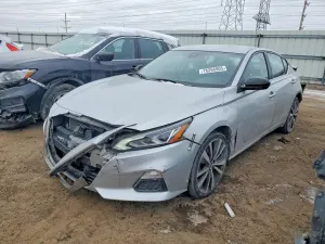 Nissan Altima SR 2.5L 4 2022