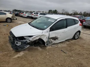 Ford Focus SE 2.0L 4 2017