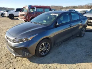 Kia Cerato / Forte / K3 LX 2 L 4 2024